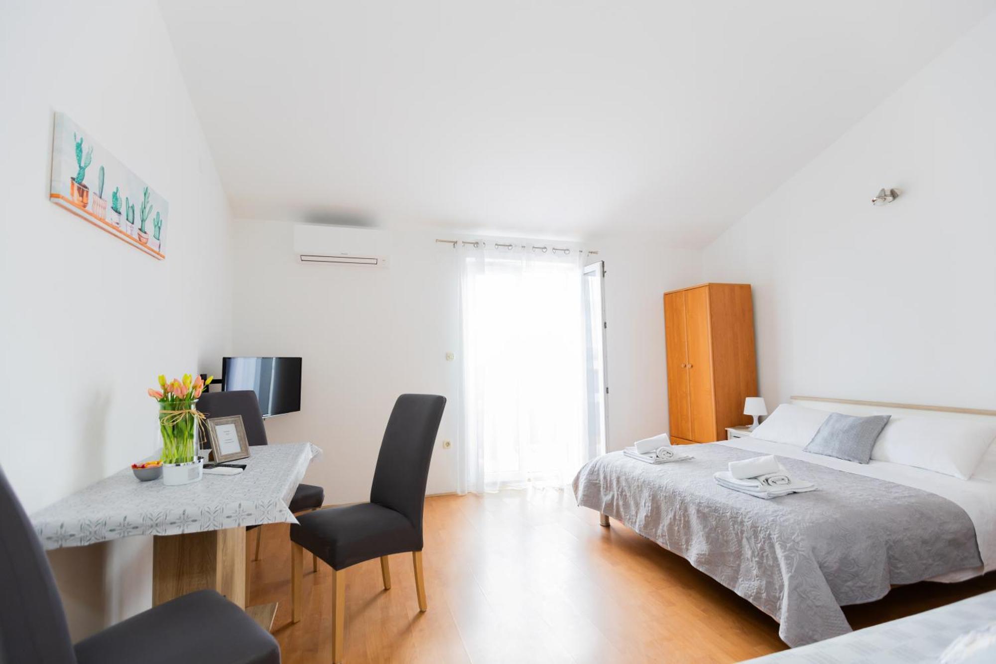 Apartments Rudi 로크바 로고즈니차 외부 사진